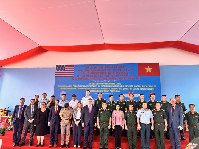 z7013552530777_44e98bf9926bba731f13b91c35a8f807-Copy