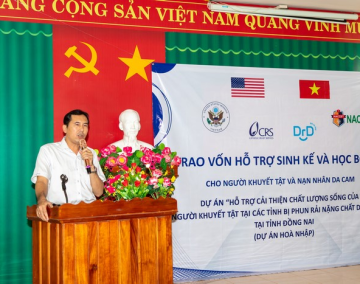 TRAO VỐN SINH KẾ CHO NGƯỜI KHUYẾT TẬT VÀ NẠN NHÂN DA CAM TẠI ĐỒNG NAI