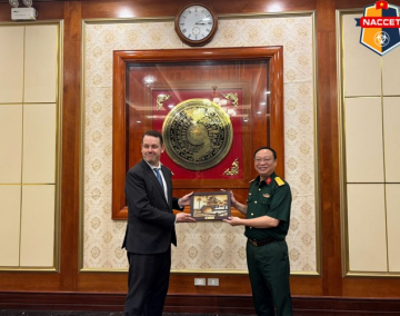 NACCET TIẾP ĐÓN, LÀM VIỆC VỚI ĐẠI DIỆN BỘ TRƯỞNG BỘ CHIẾN TRANH HOA KỲ
