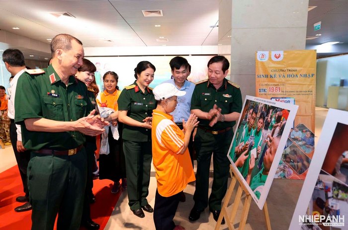 W_z6878148208614_e8242247991f47ac0c46b0c10655c3d5-Copy