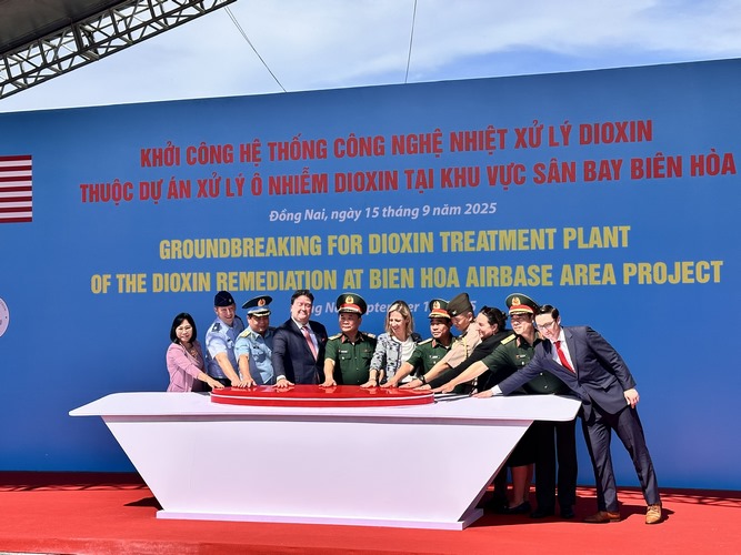 z7013552495807_39a4d2e016b56e4ffbcafc726f71543a-Copy