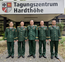 MỞ RỘNG HỢP TÁC QUỐC TẾ VÀ NÂNG CAO NĂNG LỰC ỨNG PHÓ CBRN, BẢO VỆ MÔI TRƯỜNG: Đoàn công tác Binh chủng Hóa học thăm và làm việc tại Cộng hòa Pháp và Cộng hòa Liên bang Đức