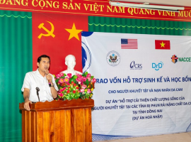 TRAO VỐN SINH KẾ CHO NGƯỜI KHUYẾT TẬT VÀ NẠN NHÂN DA CAM TẠI ĐỒNG NAI