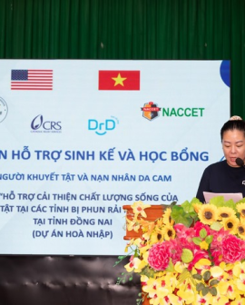 TRAO VỐN SINH KẾ VÀ HỌC BỔNG CHO NGƯỜI KHUYẾT TẬT TẠI ĐỒNG NAI