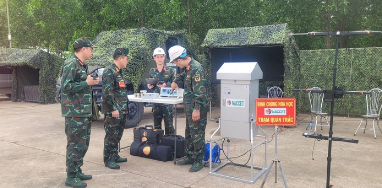 Trung tâm hành động quốc gia khắc phục hậu quả chất độc hóa học và môi trường (NACCET) quan trắc môi trường bảo đảm cho hợp luyện diễu binh phục vụ Lễ kỷ niệm 50 năm thống nhất đất nước