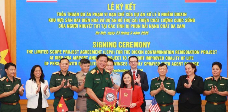 CHUNG TAY KHẮC PHỤC HẬU QUẢ CHIẾN TRANH - Lễ ký kết Thỏa thuận Dự án phạm vi hạn chế (LSPA) giữa Bộ Quốc phòng Việt Nam và Đại sứ quán Hoa Kỳ